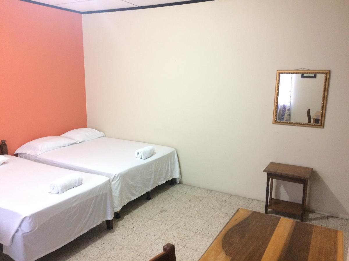 Hotel Casa Marina La Ceiba Eksteriør billede
