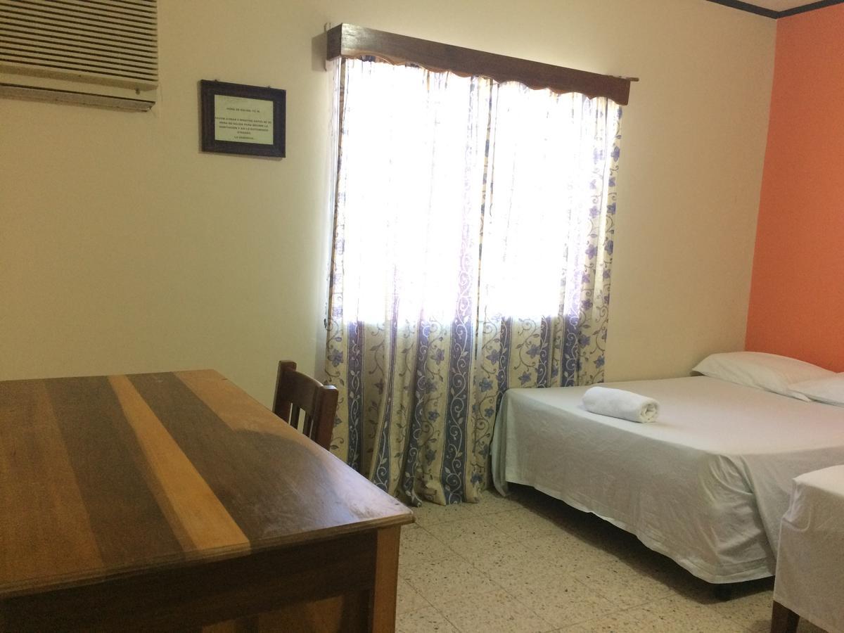 Hotel Casa Marina La Ceiba Eksteriør billede
